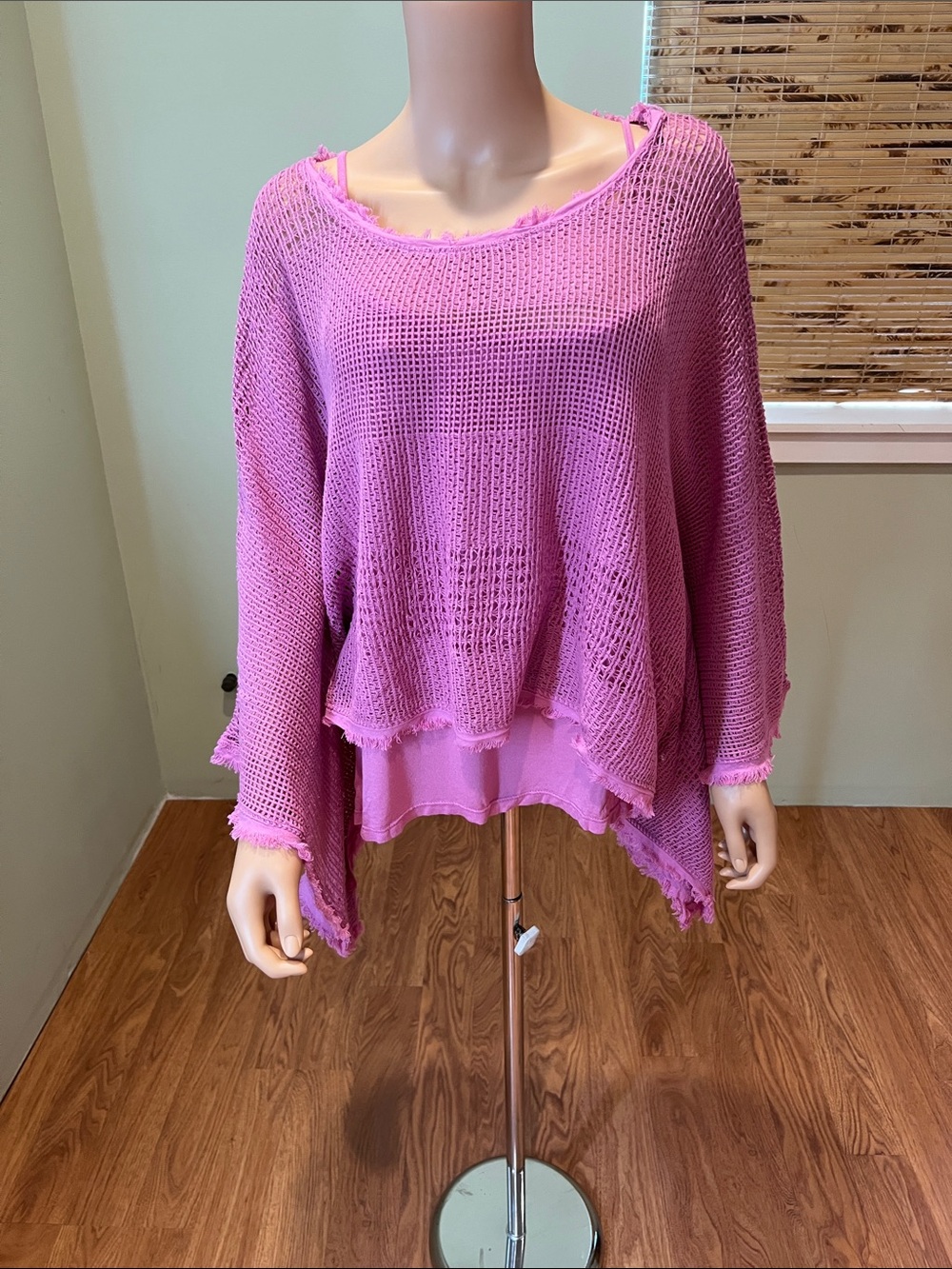 Women’s Lightweight Open-Knit Pink Sweater with matching camisole Size L
